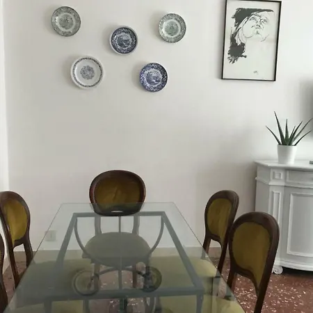 Apartment Hosting - Feeling *