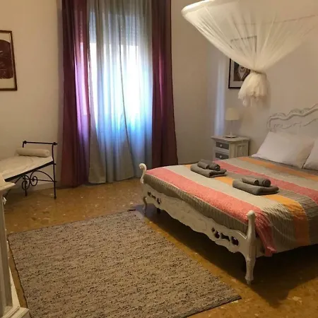 Hosting - Feeling * Pisa